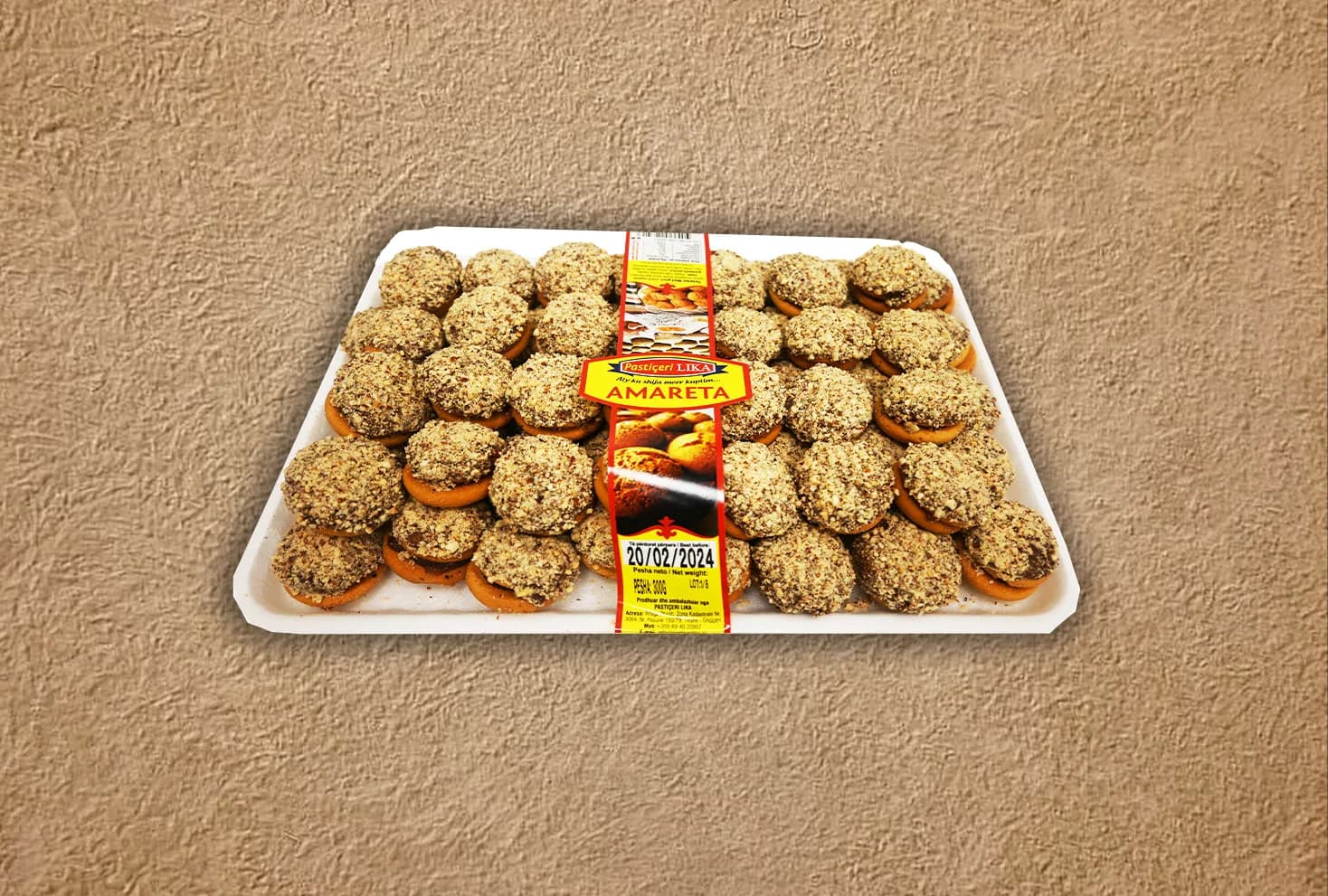 Amarete me Çokollatë, Bajame dhe Kikirik